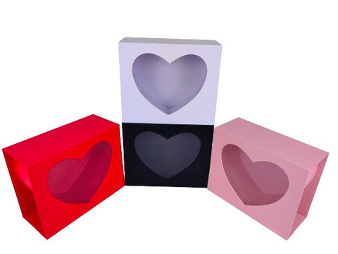 Cutie dreptunghiulara cu decupaj in forma de inima Cutie dreptunghiulara cu decupaj in forma de inima