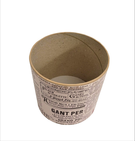 Cutie  din carton rotund cu imprimeu tip ziar Cutie  din carton rotund cu imprimeu tip ziar