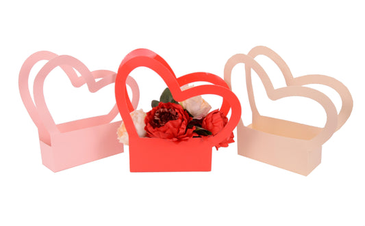 Ghiveci din carton in forma de inima