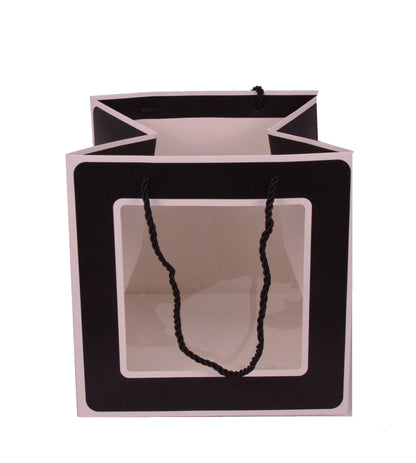 Punga patrata din hartie cu latura transparenta